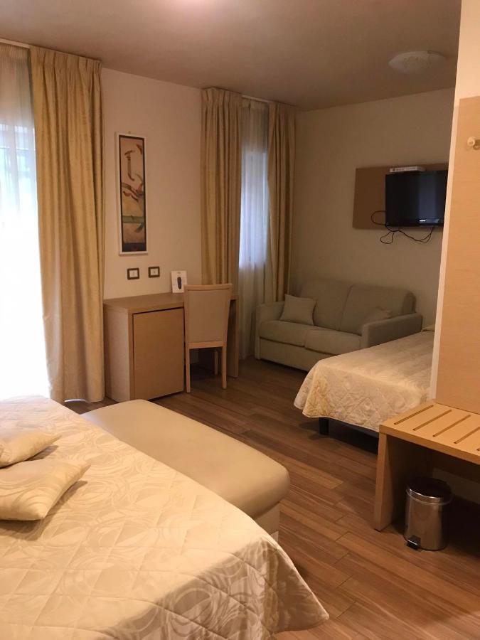 סן ג'ובאני אין פיורה Hotel Duchessa Della Sila מראה חיצוני תמונה