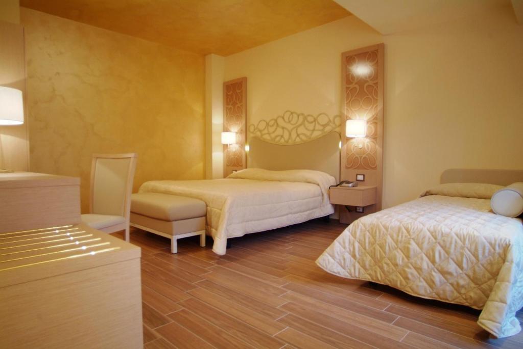 סן ג'ובאני אין פיורה Hotel Duchessa Della Sila מראה חיצוני תמונה