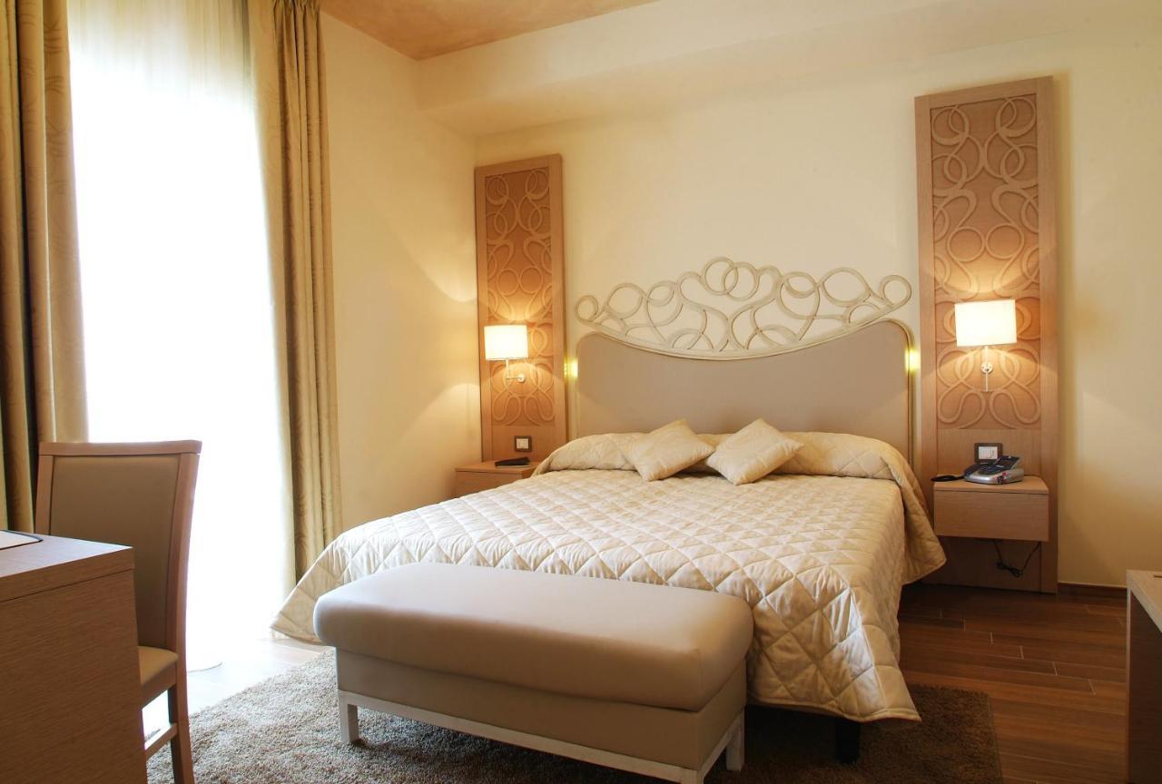 סן ג'ובאני אין פיורה Hotel Duchessa Della Sila מראה חיצוני תמונה