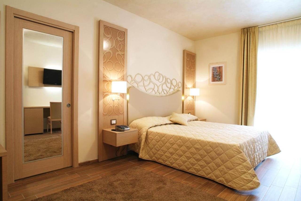 סן ג'ובאני אין פיורה Hotel Duchessa Della Sila מראה חיצוני תמונה